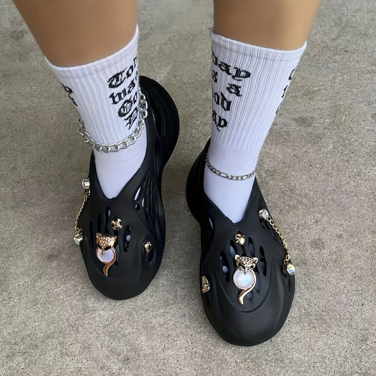 Yeezy slides (female)