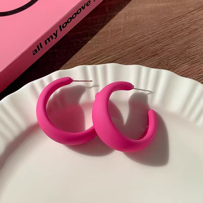 Rose Pink 3D Heart-Shaped Statement Earrings – Sweet and Bold, Slimming, Barbie-Inspired Design