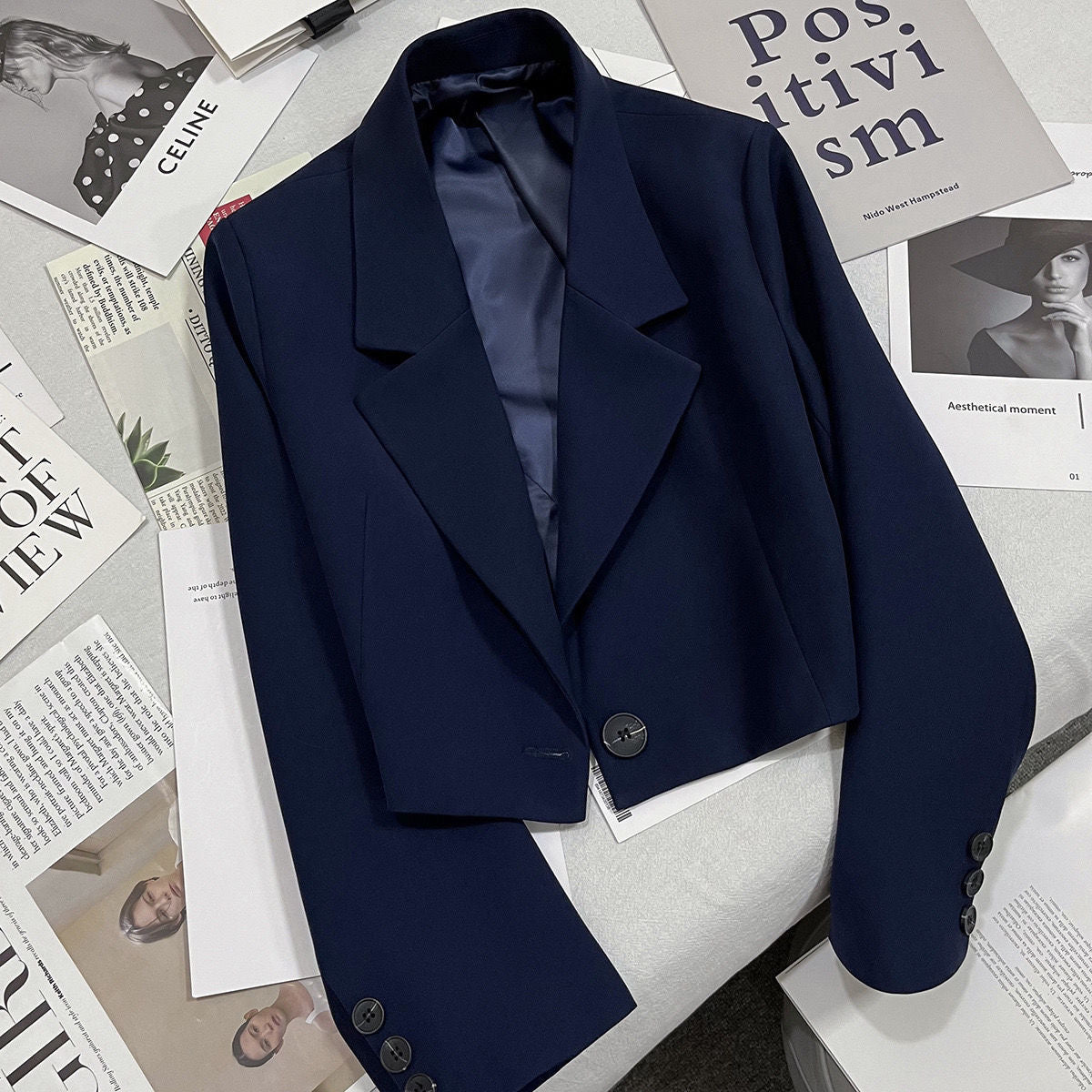 New Short Blazer for Women – Stylish, Slimming Fit Jacket for Petite Figures, Perfect for Spring & Autumn